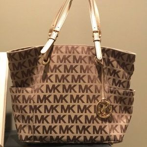 Michael kors purse